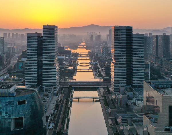 GDP incrementum LXII sescenti Yuan, ordo XII in Sinis! Oeconomia Ningbo mollitiam in primo dimidium anni ostendit