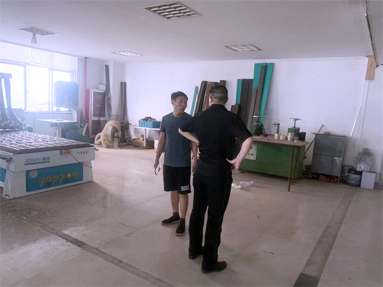 A trinus est materiae officinam