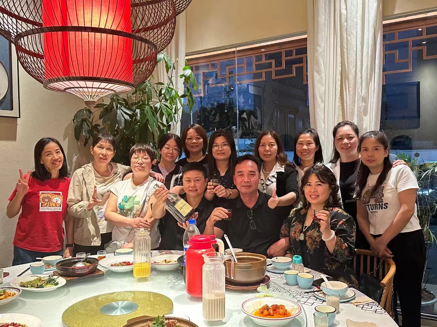 Li Boss reunited cum amicis ad convivium