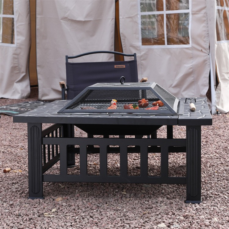 Square velit lignum ardenti firepit
